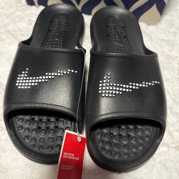 New Nike Victori One Slides Men’s size 7